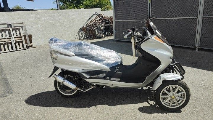 3 wheel gas scooter 150cc on sale