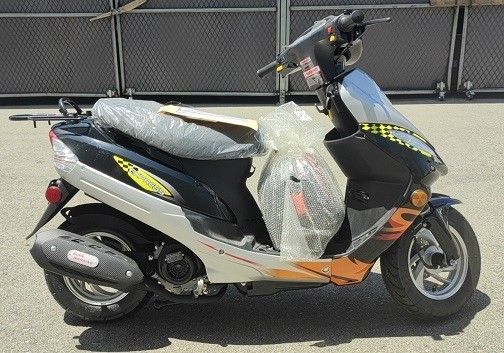 Brand new moped top