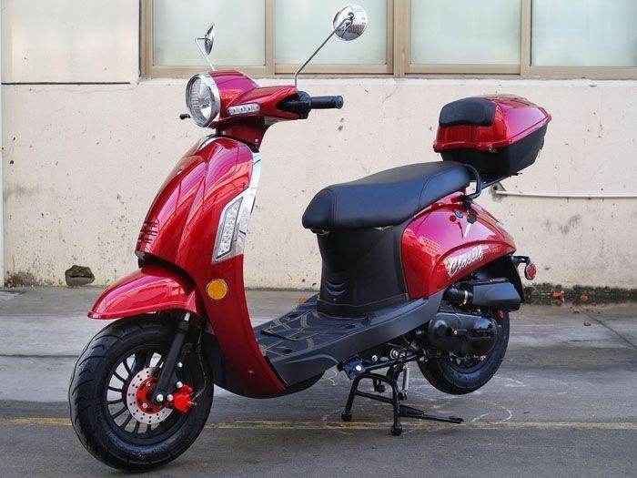 Scooter 50 cc rose style rétro avec ses accessoires et protections - Motos