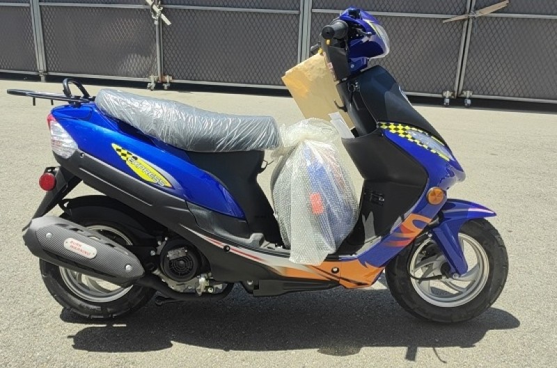 50cc Gas Scooter Moped Express Blue with Auto Transmission (Brand New, Ready to Ride Package)