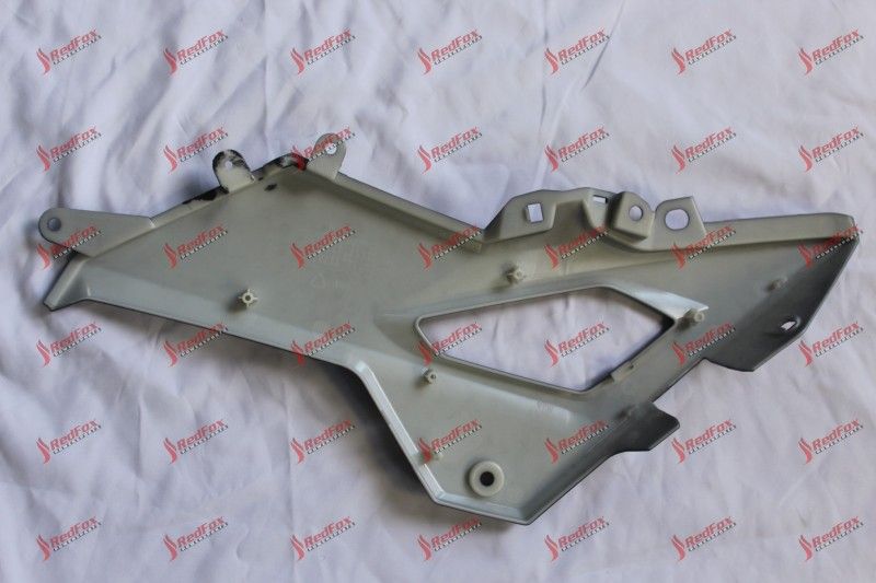 Rear body cover right side