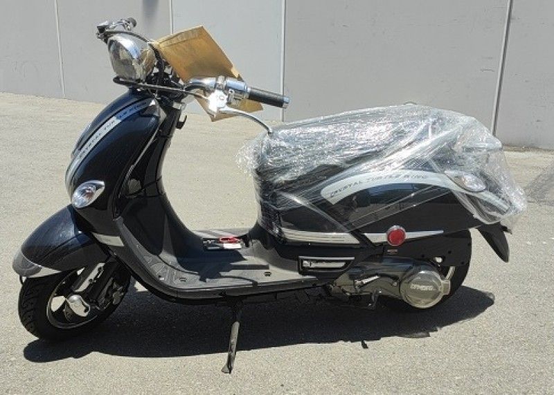 200cc Gas Moped Scooter Vespa Style Black, CVT Big Power Engine, Wide Handle Bar (Brand New, Ready to Ride)