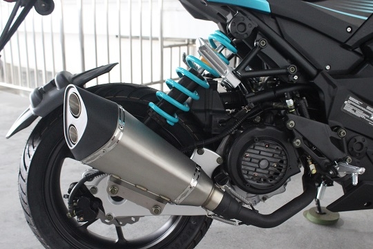 DF200SST-23 Muffler view